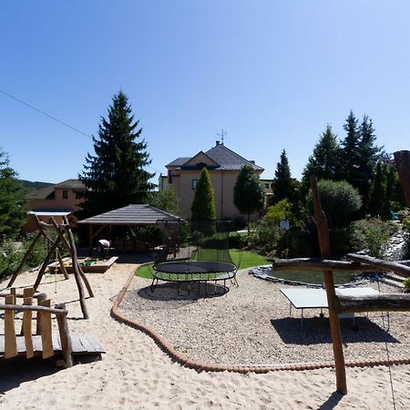 Apartmany Pemi Potstejn Екстер'єр фото